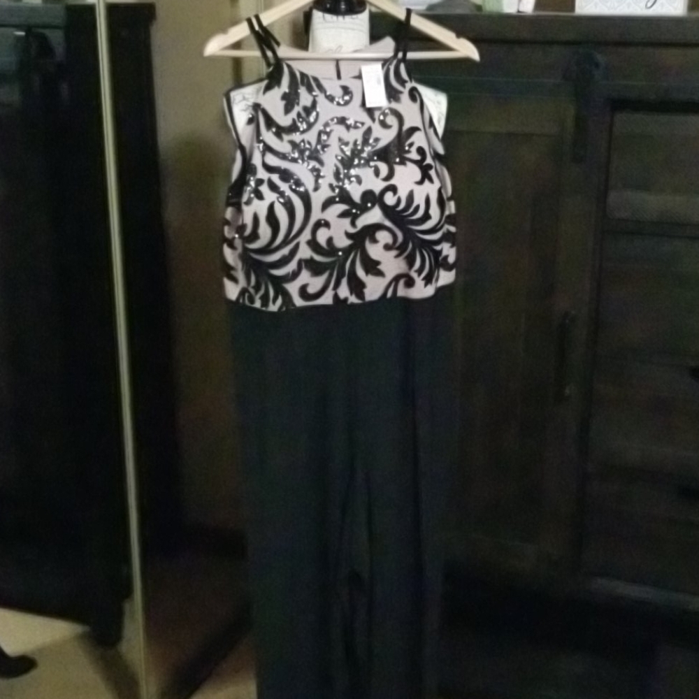 Dressy jumpsuit with lace and sequins bodice